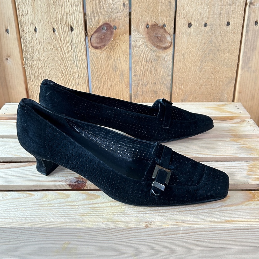 90s Stuart Weitzman Black Perforated Suede Kitten Heels, Size 7.5 Made in Spain - Picture 1 of 14